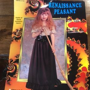 Renaissance peasant girl costume. New.
